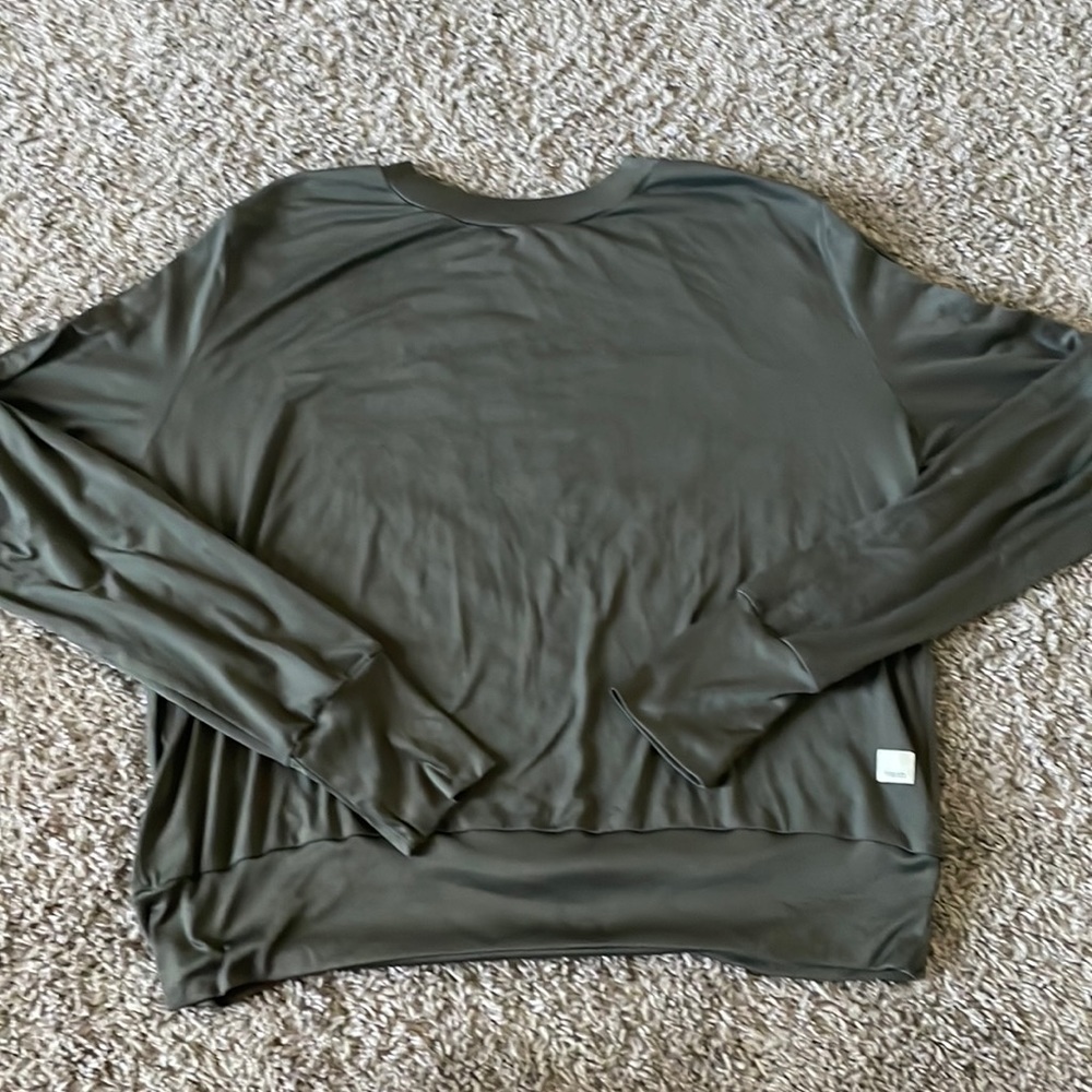 Vuori long sleeve shirt